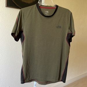 The North Face very nice flashdry-XD extreme durability green tee